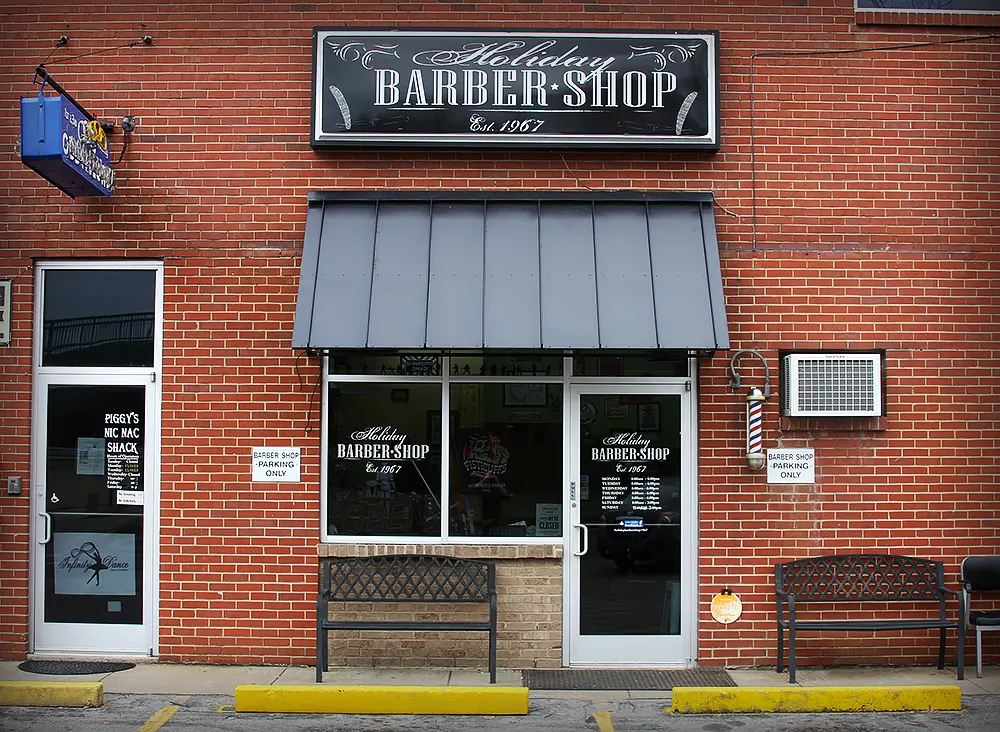 Holiday Barber Shop — Barber shop in Clarksville